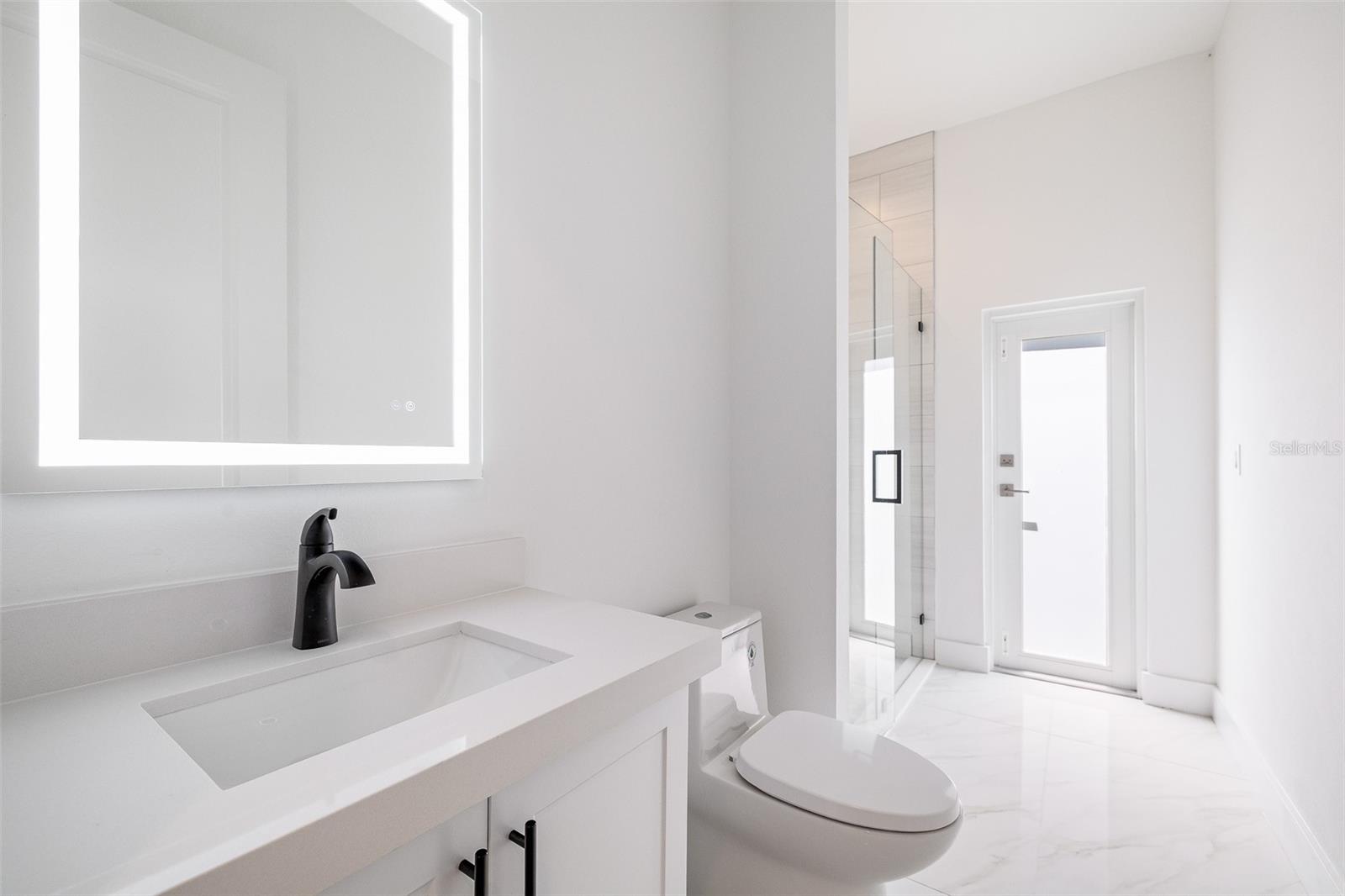 COUNTRY SIDE MANOR - Residential