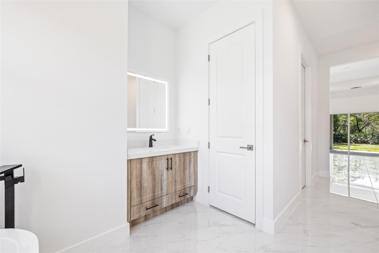 COUNTRY SIDE MANOR - Residential