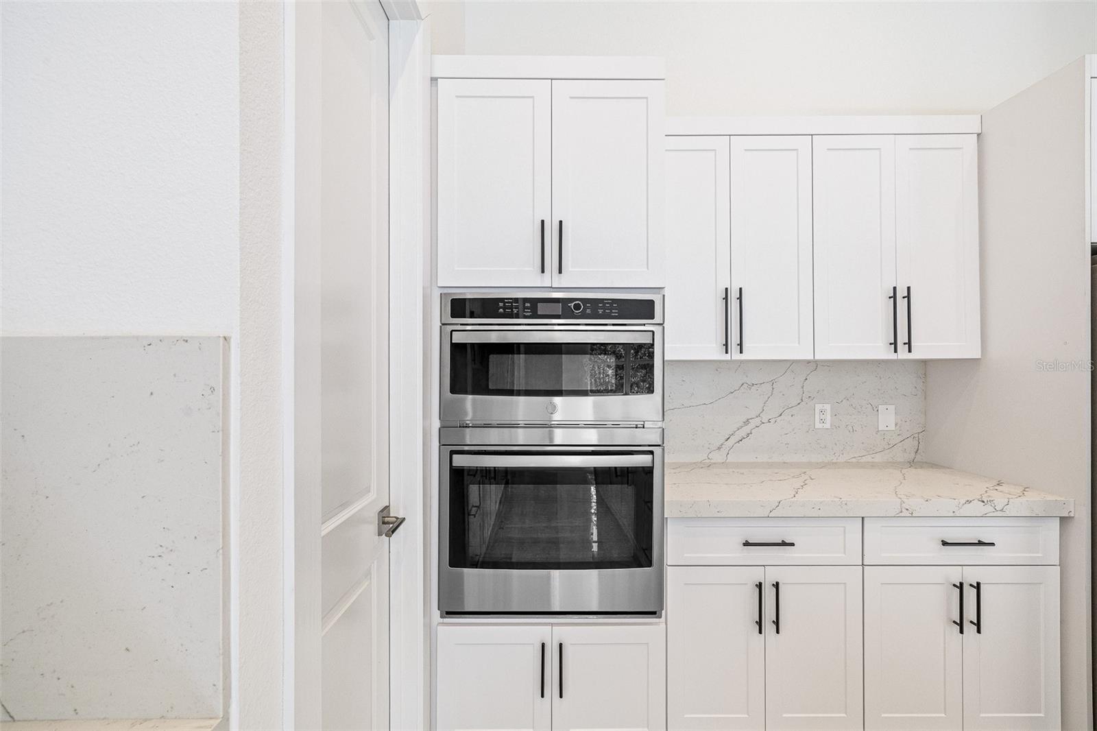 COUNTRY SIDE MANOR - Residential