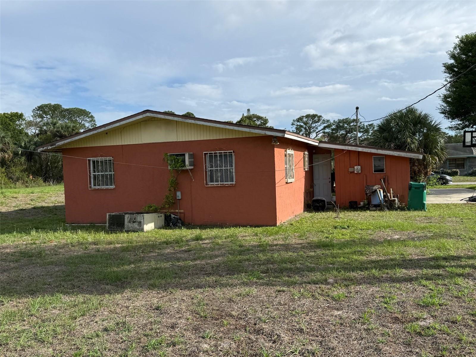 SUNLAND GARDENS - Residential