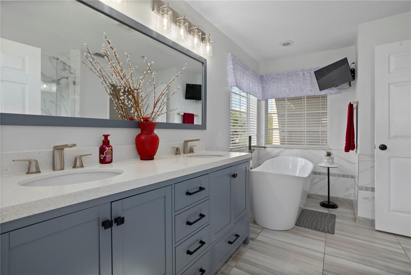 THE LANDINGS AT PARKSTONE - Residential
