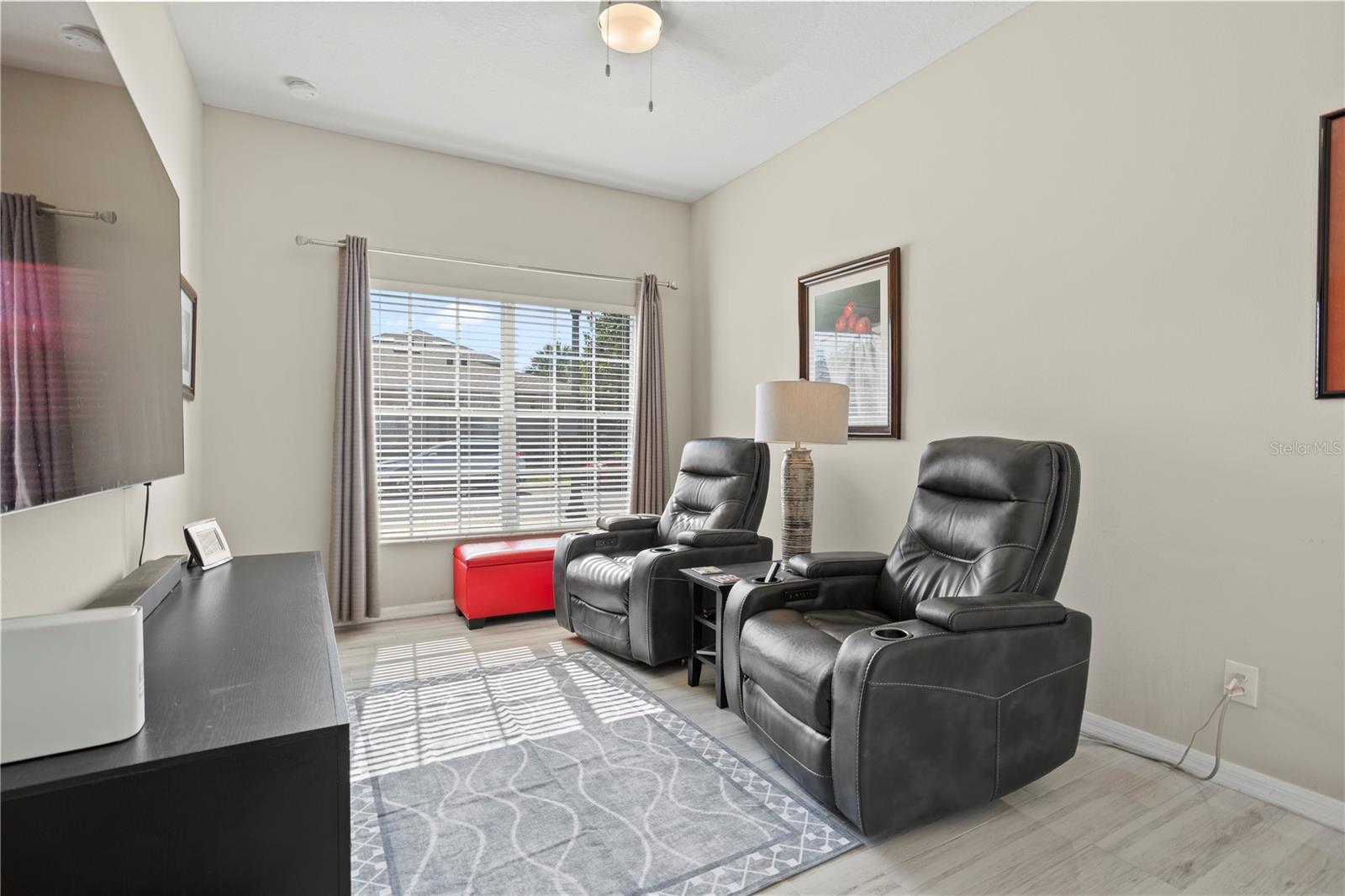 THE LANDINGS AT PARKSTONE - Residential