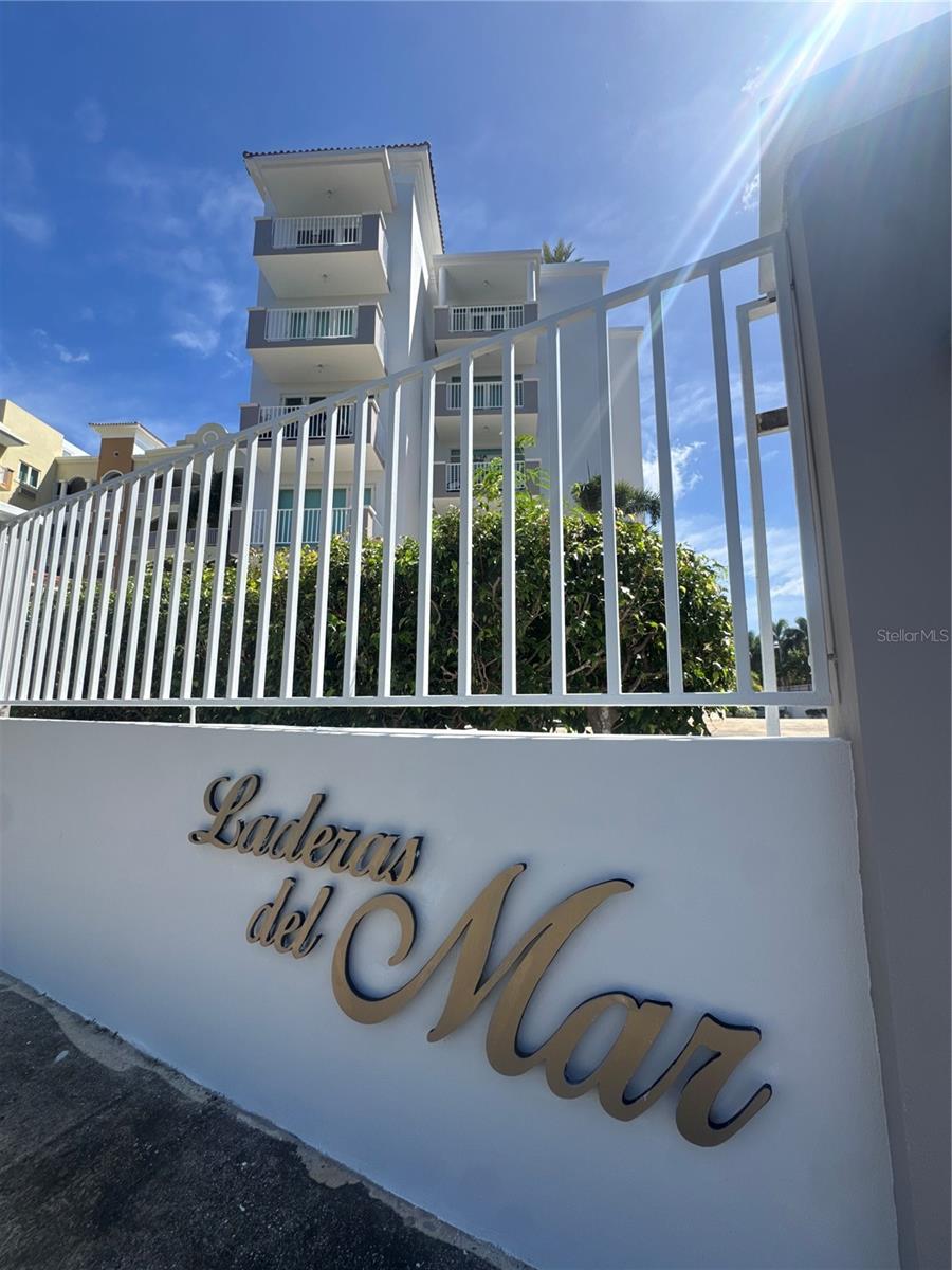 LADERAS DEL MAR - Residential