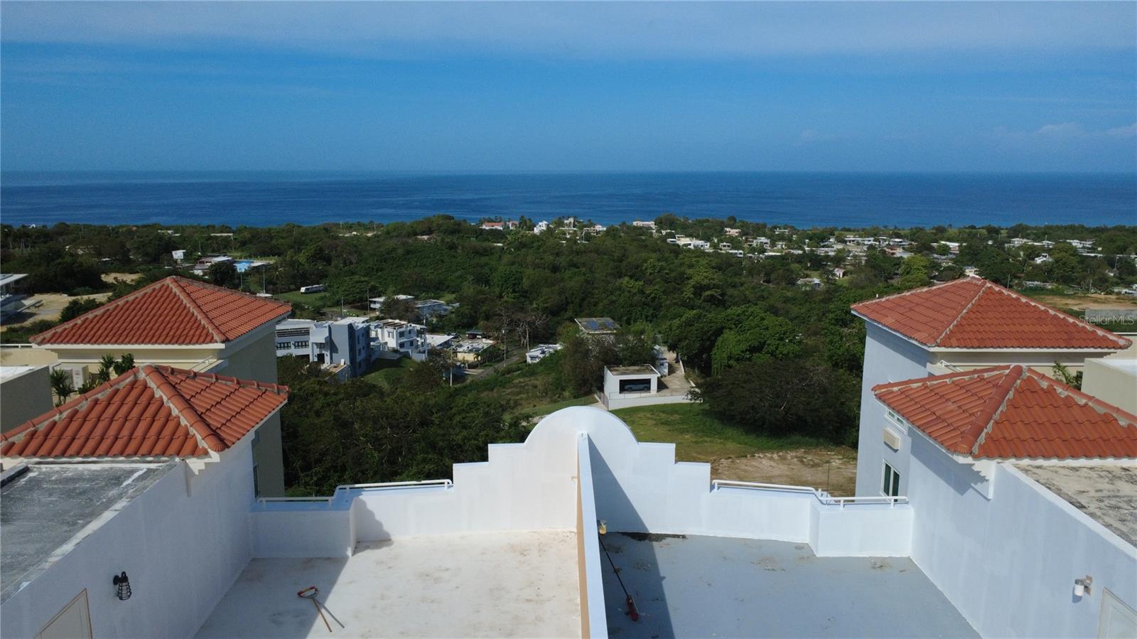 LADERAS DEL MAR - Residential