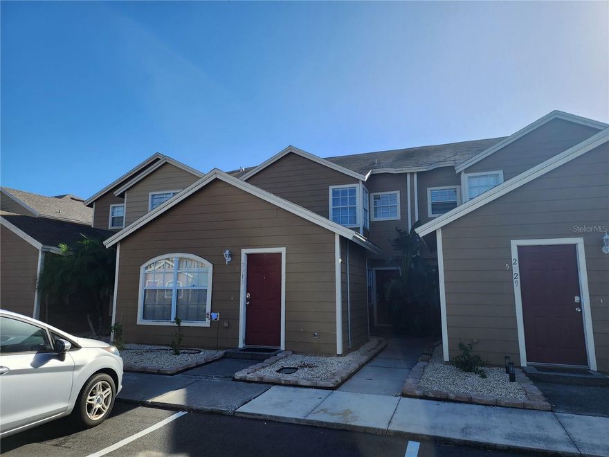 Beautifully remodeled townhouse with tile flooring downstairs and beautiful cherry wood flooring throughout the upstairs, stainless steal appliances, and a brand new air conditioner in the main unit! There are 3 bedrooms and 2 bathrooms in the unit. This property is in a great spot, located minutes away from U.S 192, and the major attraction's of Orlando. Come and see what this beautiful unit has to offer. No Pets. Tenant is required to pay the utilities for the back and front units.