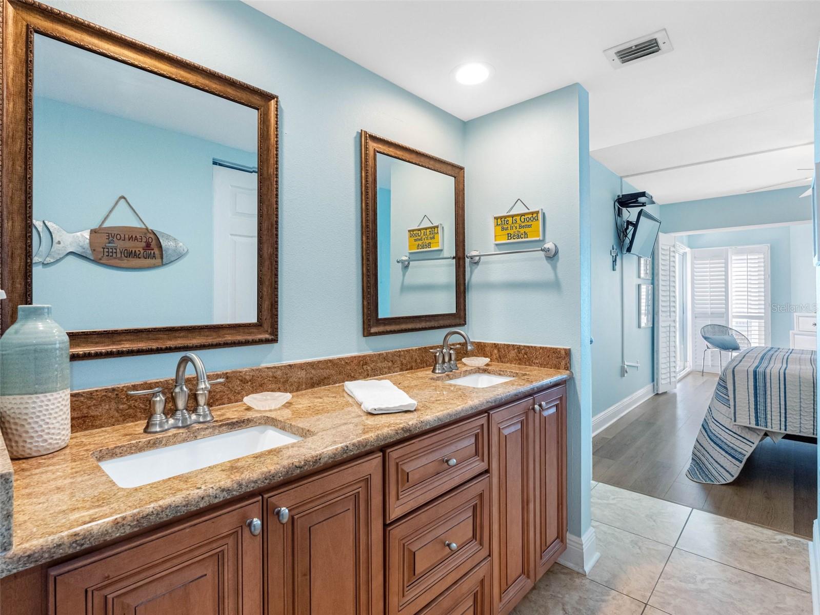 WATER VIEW CONDO - Residential