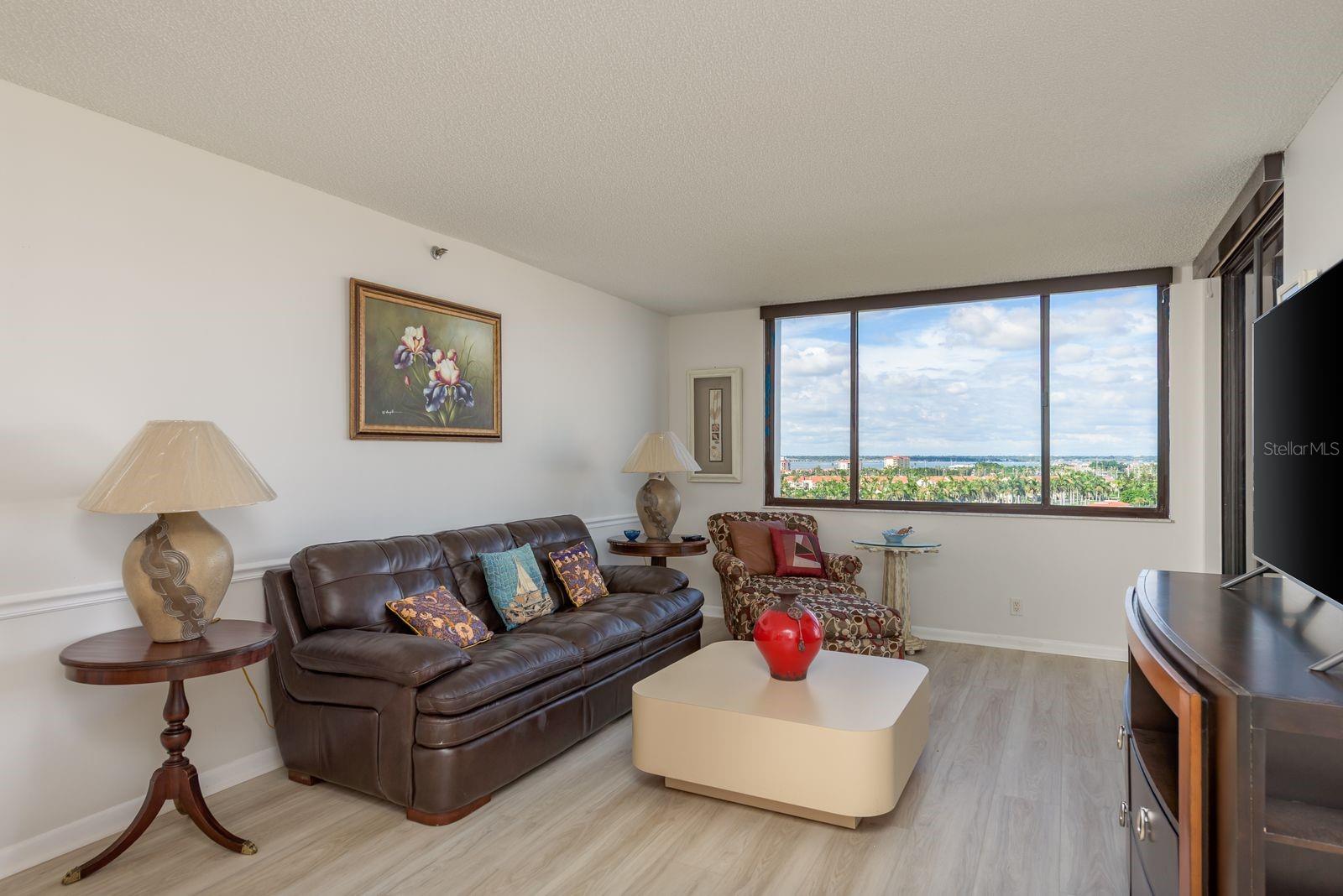 BAHIA DEL MAR IV - Residential