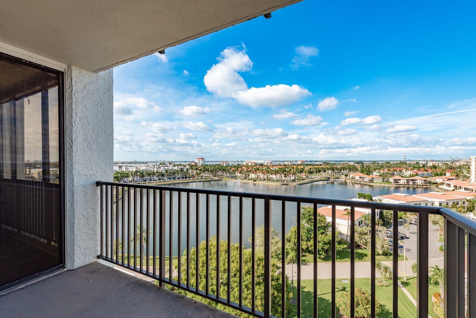 BAHIA DEL MAR IV - Residential
