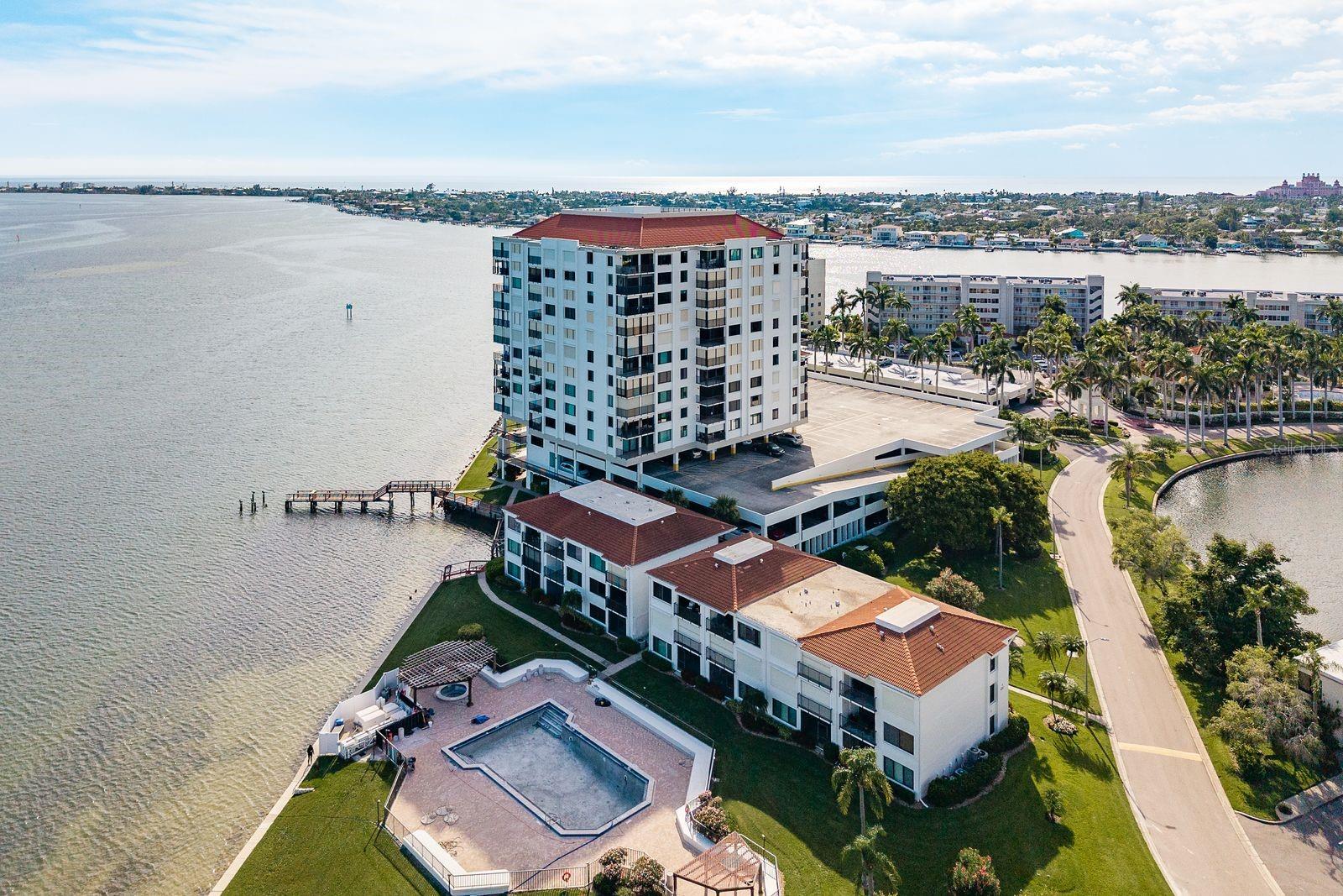 BAHIA DEL MAR IV - Residential