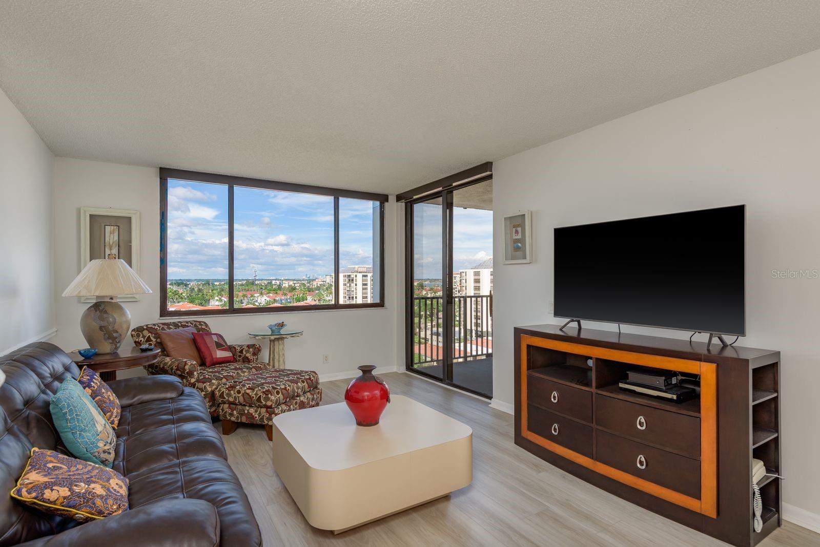 BAHIA DEL MAR IV - Residential