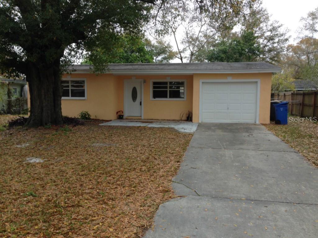 HANDYMAN SPECIAL ! GREAT LOCATION ! NO HOA ! 3 Bedroom 1 Bath 1 Car Oversized Garage !
