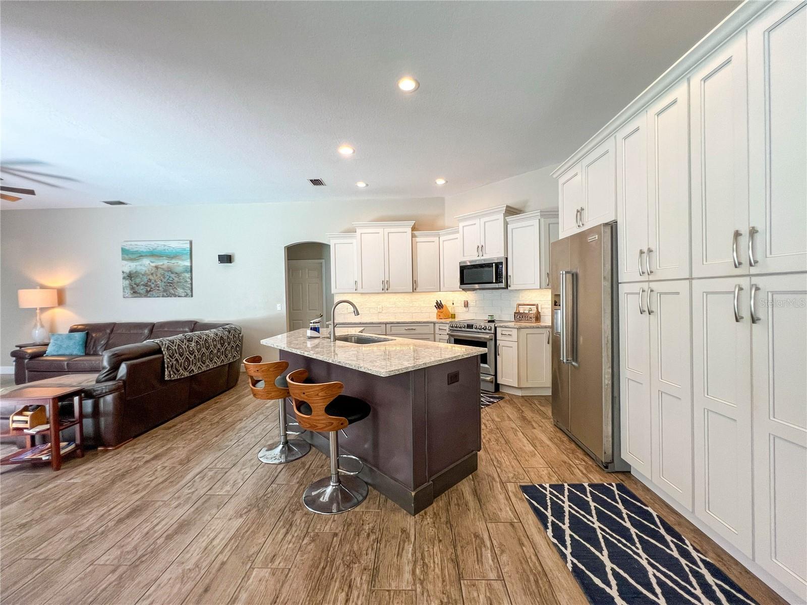 PROVIDENCE PLACE - Residential
