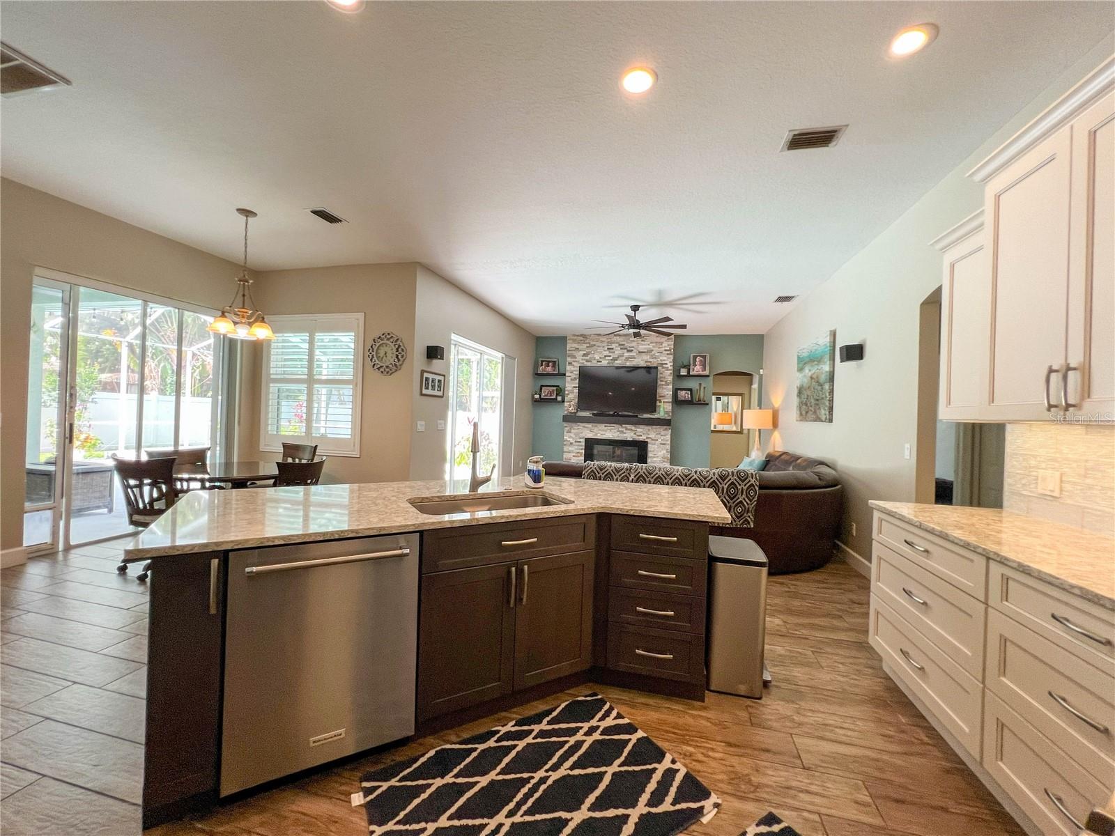 PROVIDENCE PLACE - Residential