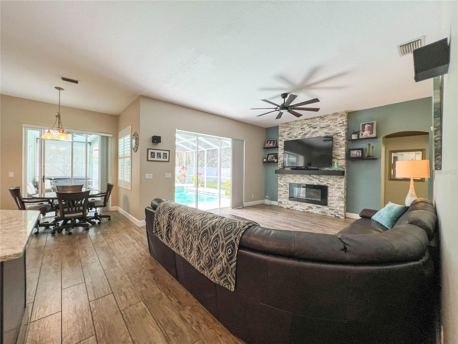 PROVIDENCE PLACE - Residential