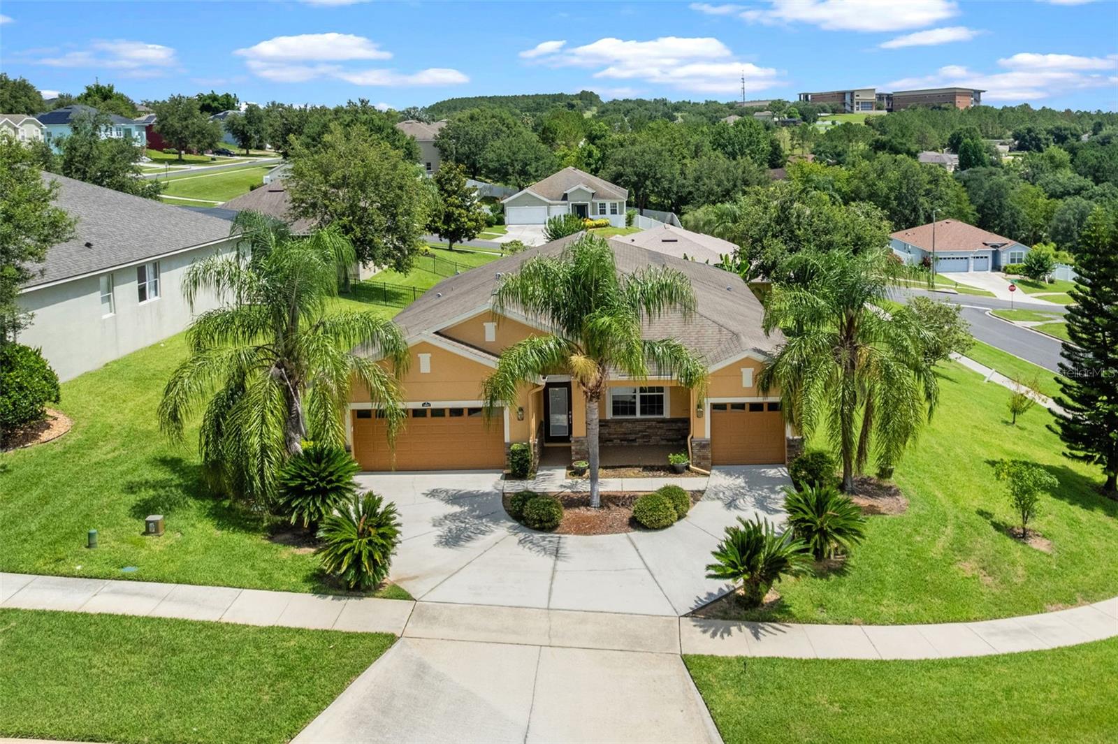 1892 SANDERLING DRIVE