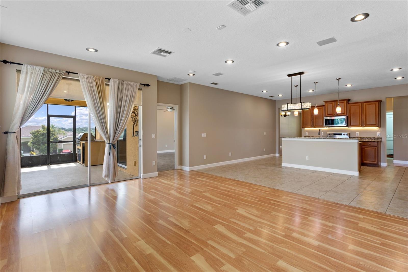 1892 SANDERLING DRIVE