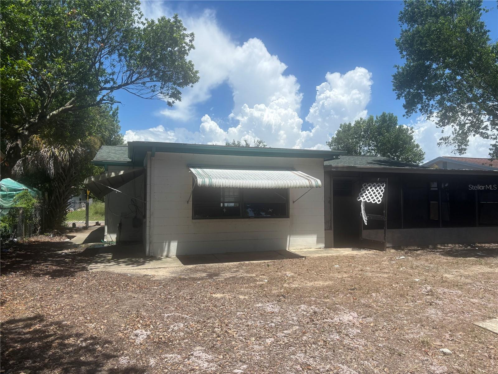 8648 FOX HOLLOW DRIVE