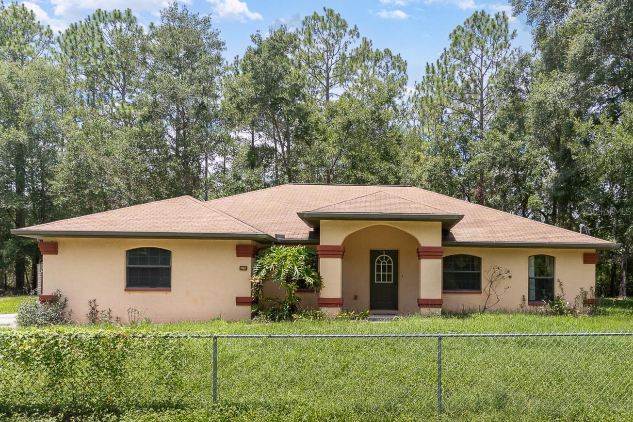 Nestled on a spacious, fenced corner lot, this delightful home offers both privacy and versatility—ideal for outdoor living and future enhancements. With ample room to add a pool and a dedicated slab perfect for an above-ground pool, patio seating, or a firepit, the possibilities are endless for creating your own backyard oasis.
Inside, the well-designed split-bedroom layout ensures comfort and functionality. The Primary Suite features a generous walk-in closet and an en-suite bath complete with double vanities. A large two-car garage adds convenience and additional storage space to this inviting home.
Whether you're looking for room to grow or a tranquil place to relax, this property delivers the perfect blend of charm, space, and potential. Don't miss your chance—schedule your private showing today!