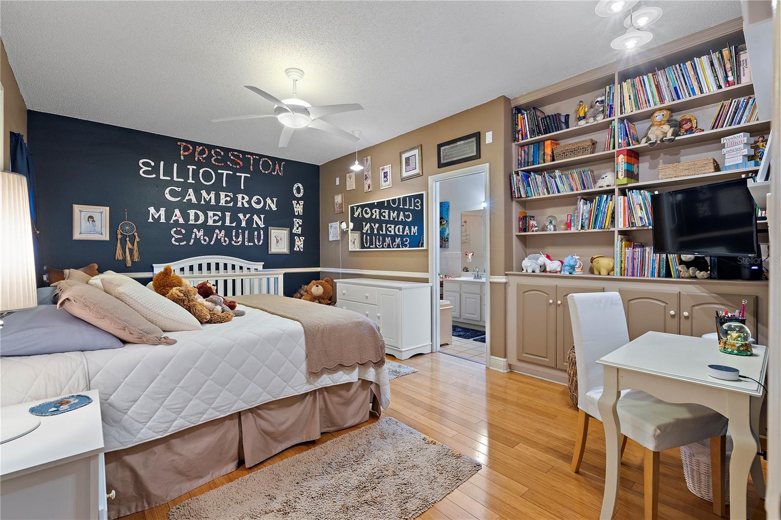 ANGLERS WHARF TWNHMS - Residential