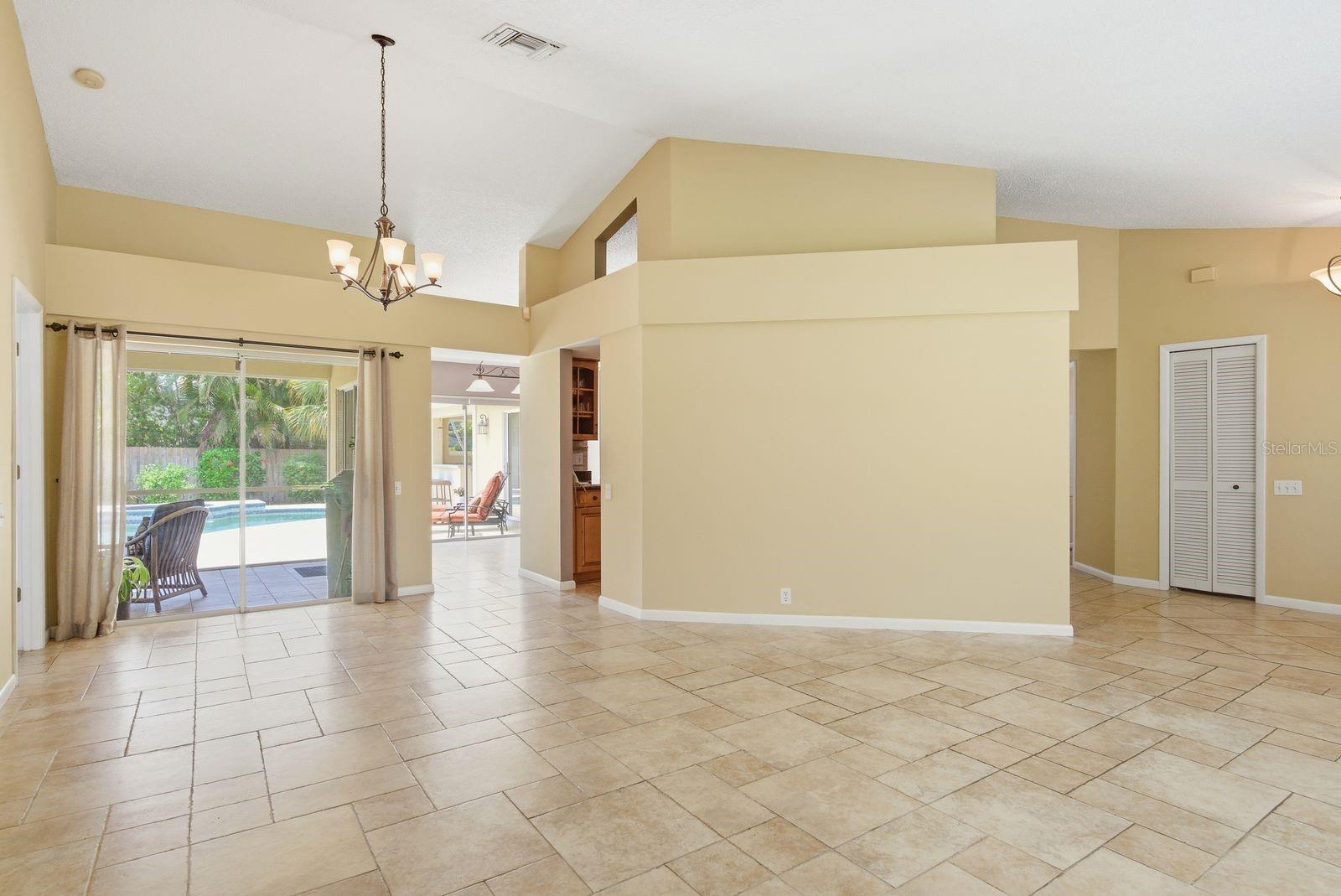 PIPERS MEADOW - Residential