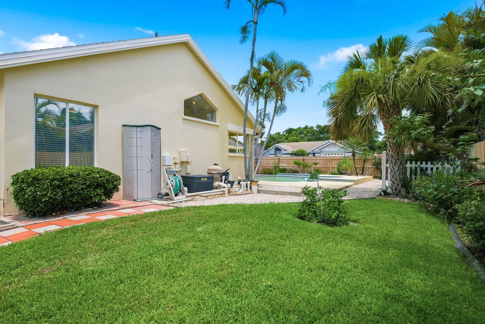 PIPERS MEADOW - Residential