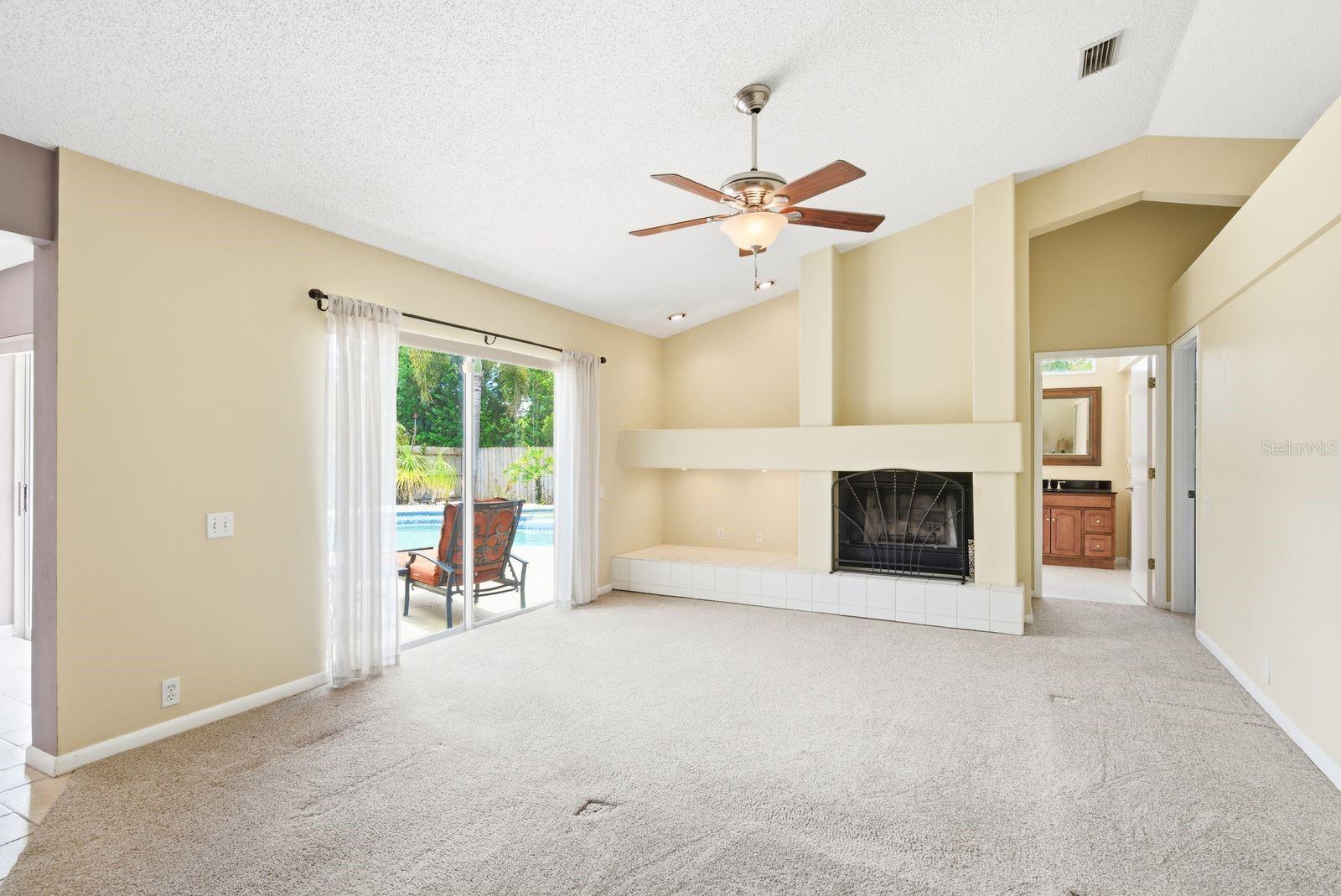 PIPERS MEADOW - Residential