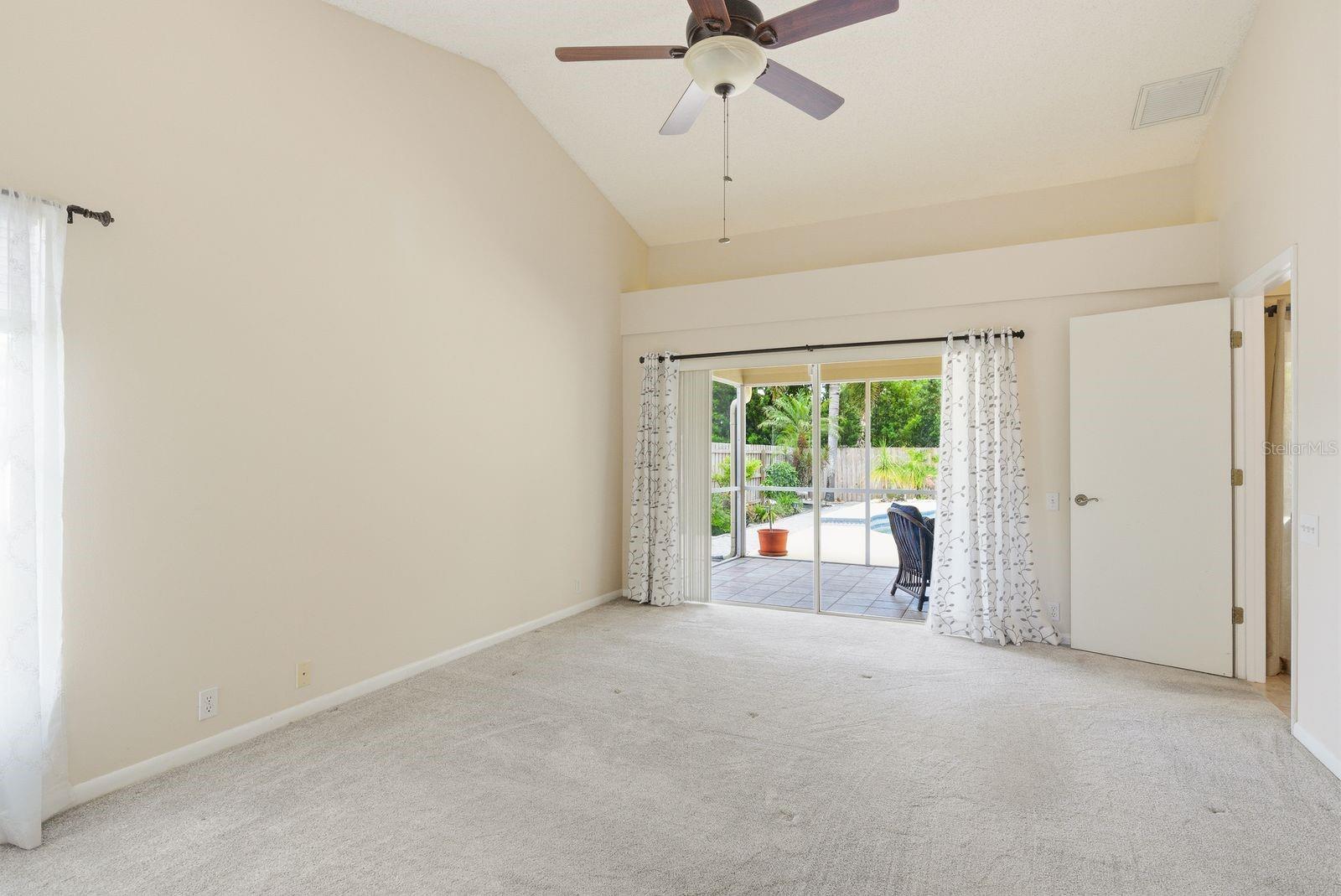 PIPERS MEADOW - Residential