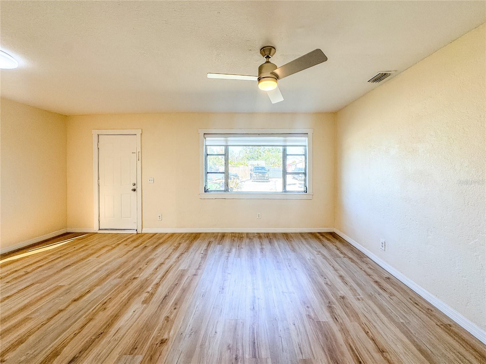 EDGEWATER PARK - Residential