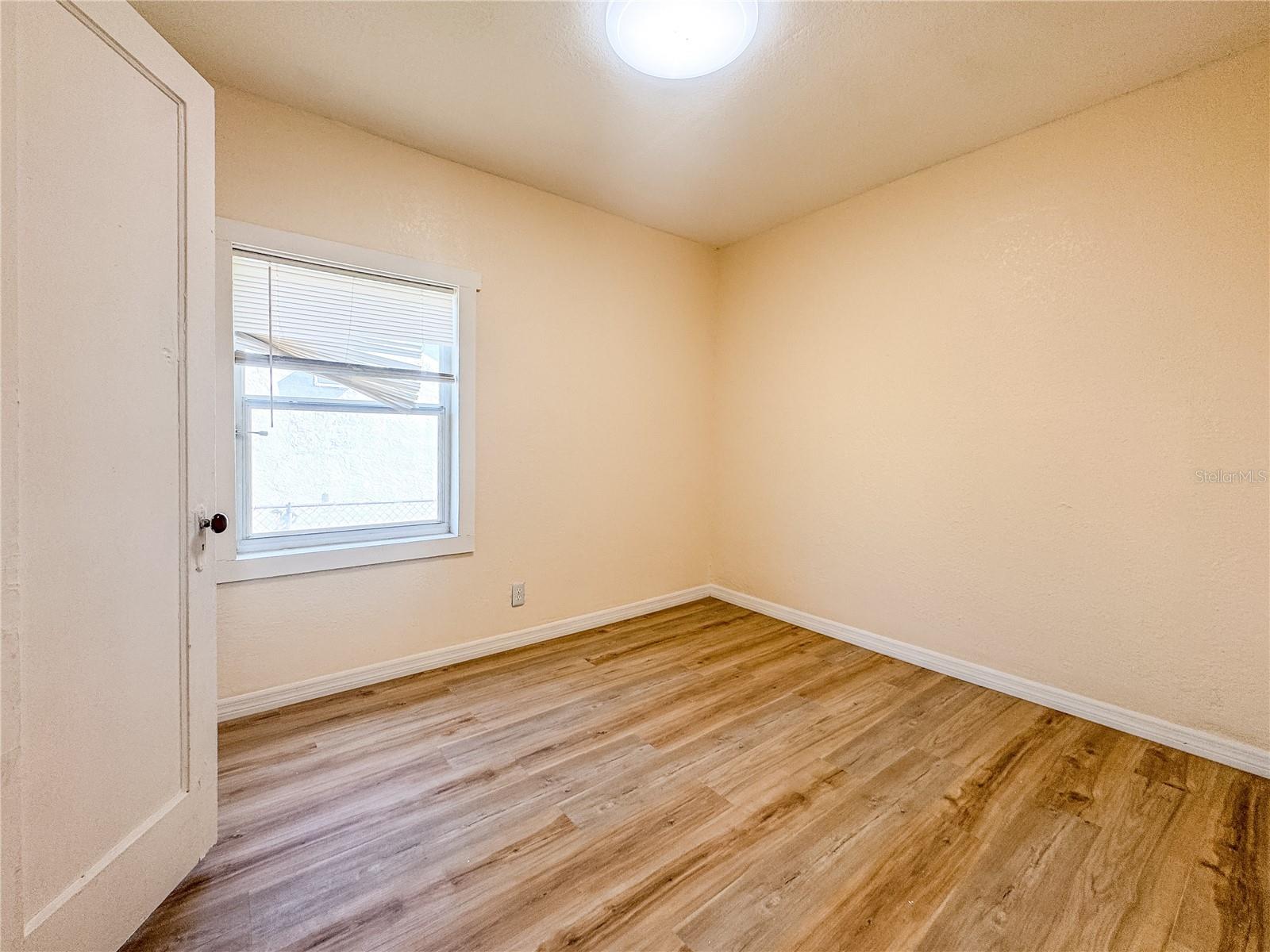 EDGEWATER PARK - Residential