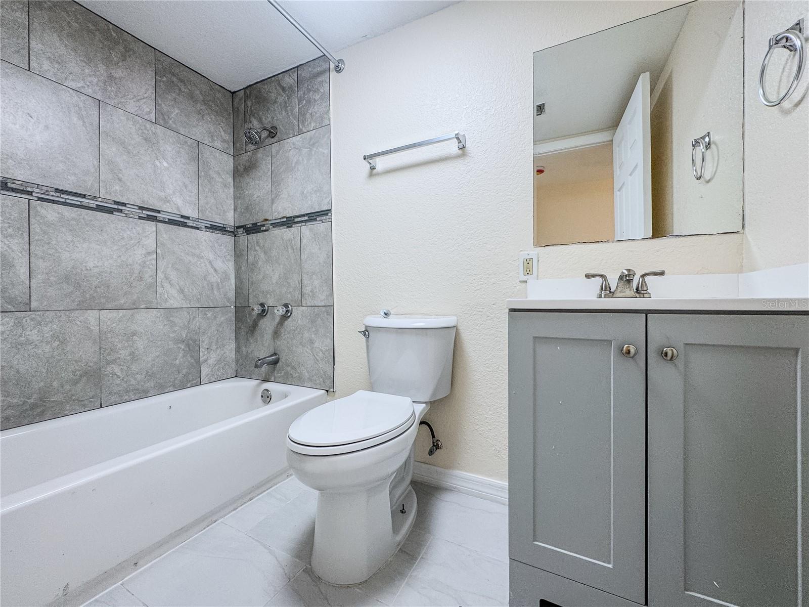 EDGEWATER PARK - Residential