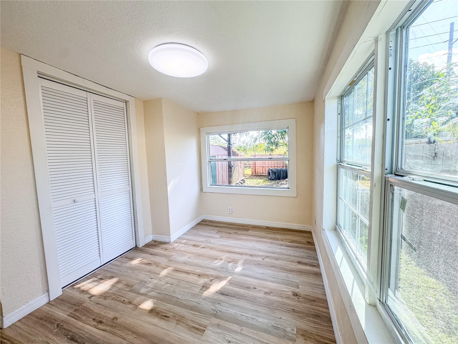 EDGEWATER PARK - Residential