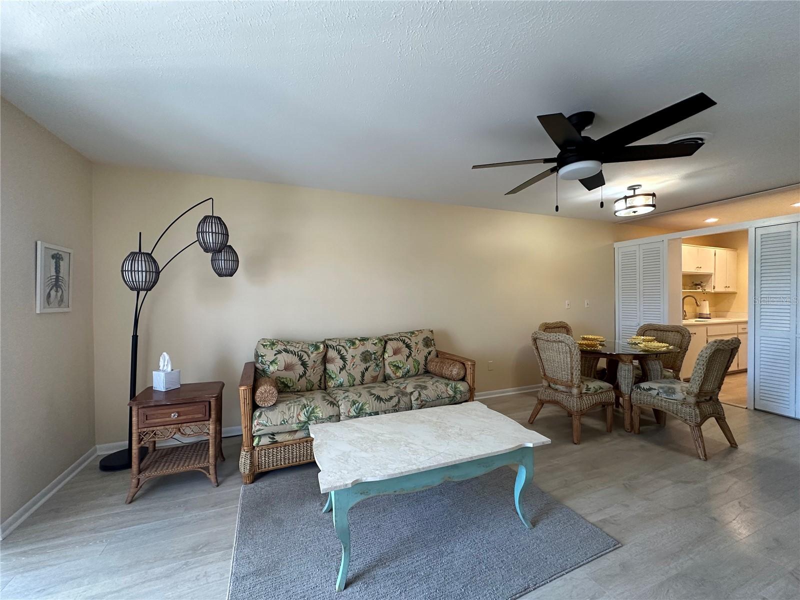 200 THE ESPLANADE N B10