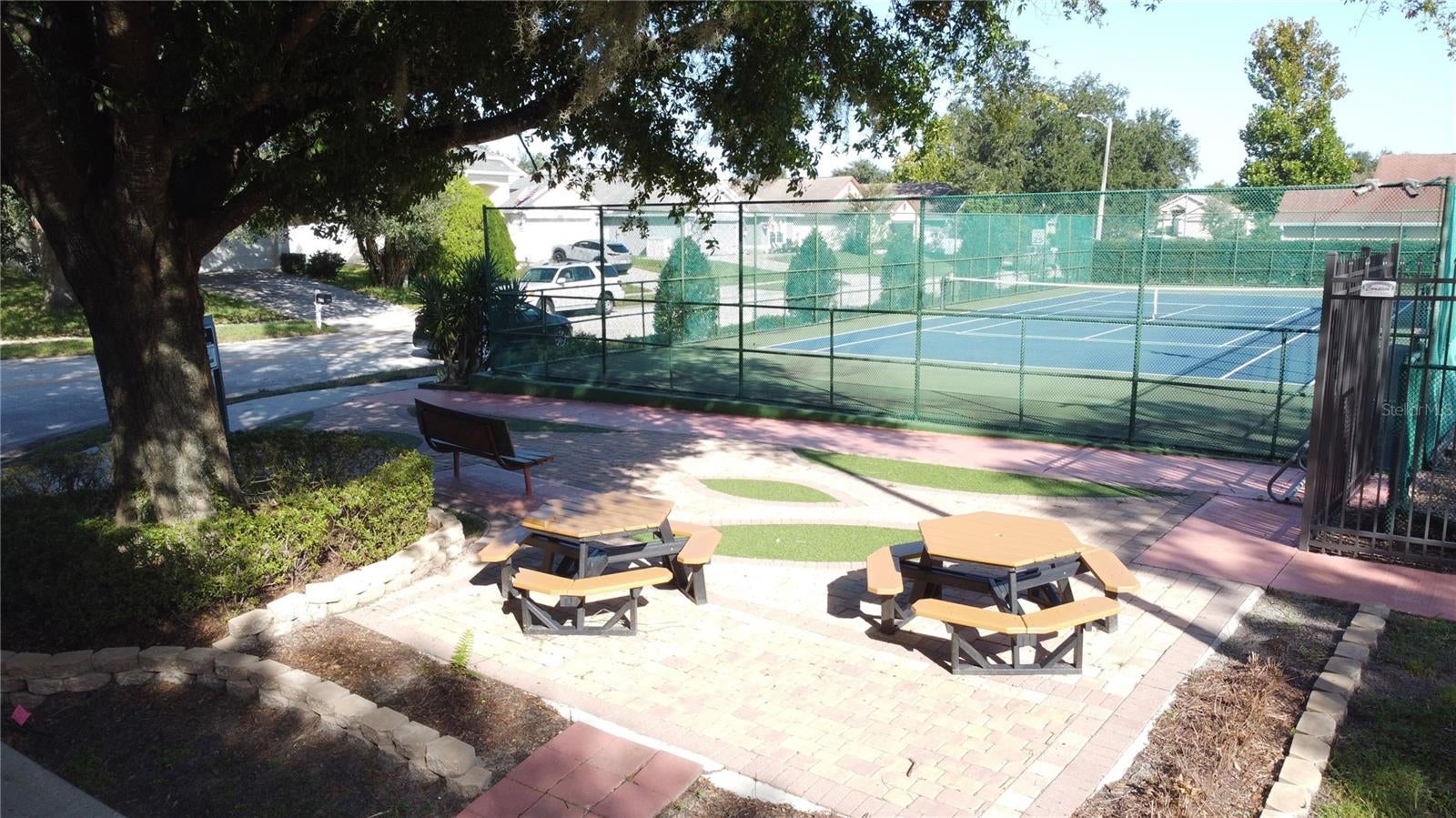 Casas a venda 2 - Jen Dantas 16409 COOPERS HAWK AVENUE