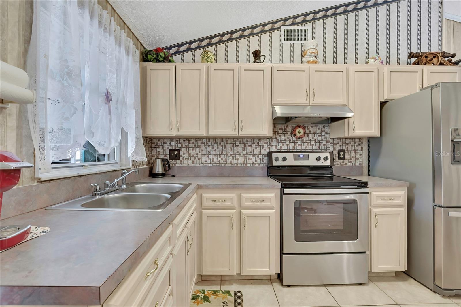 SEVEN SPGS HOMES - Residential