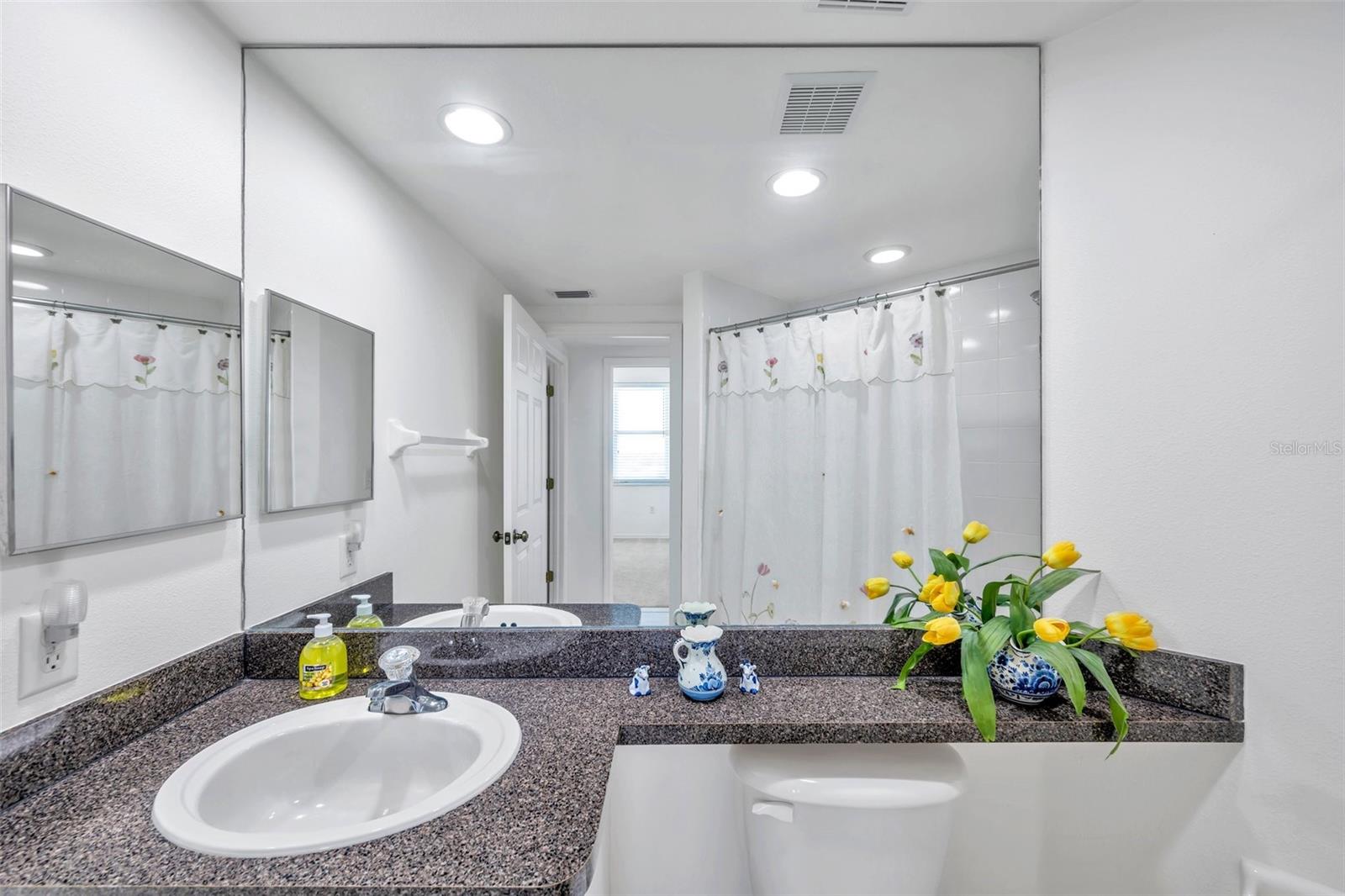 COUNTRY CLUB CONDO III AT EAST BAY - Residential