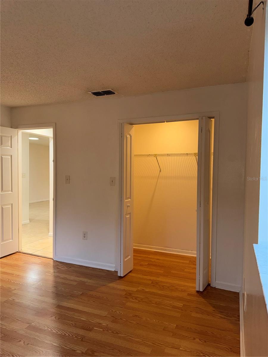 PADDOCK OAKS - Residential Lease