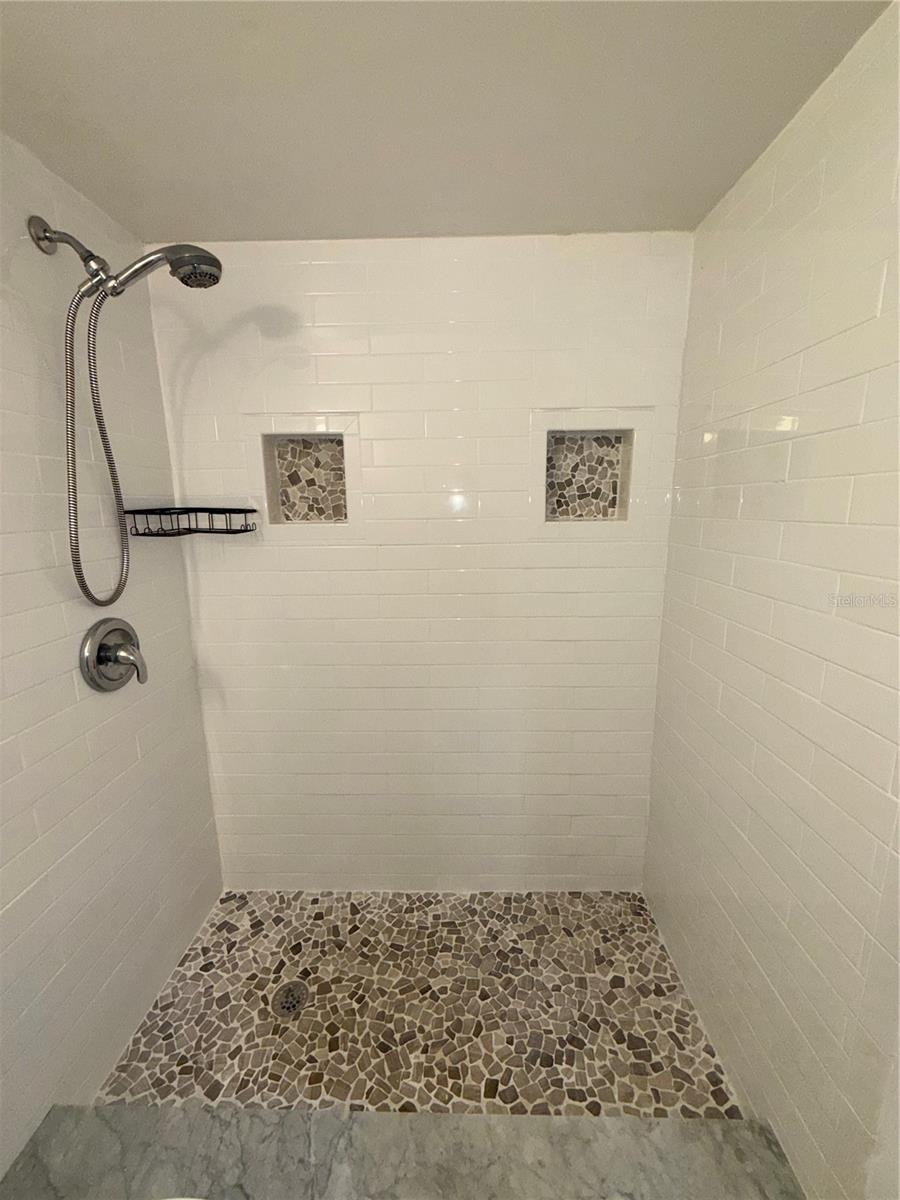 PADDOCK OAKS - Residential Lease