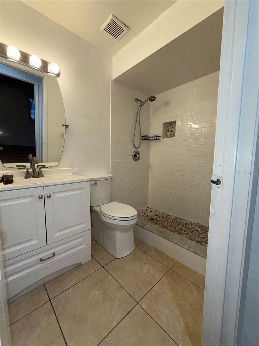 PADDOCK OAKS - Residential Lease