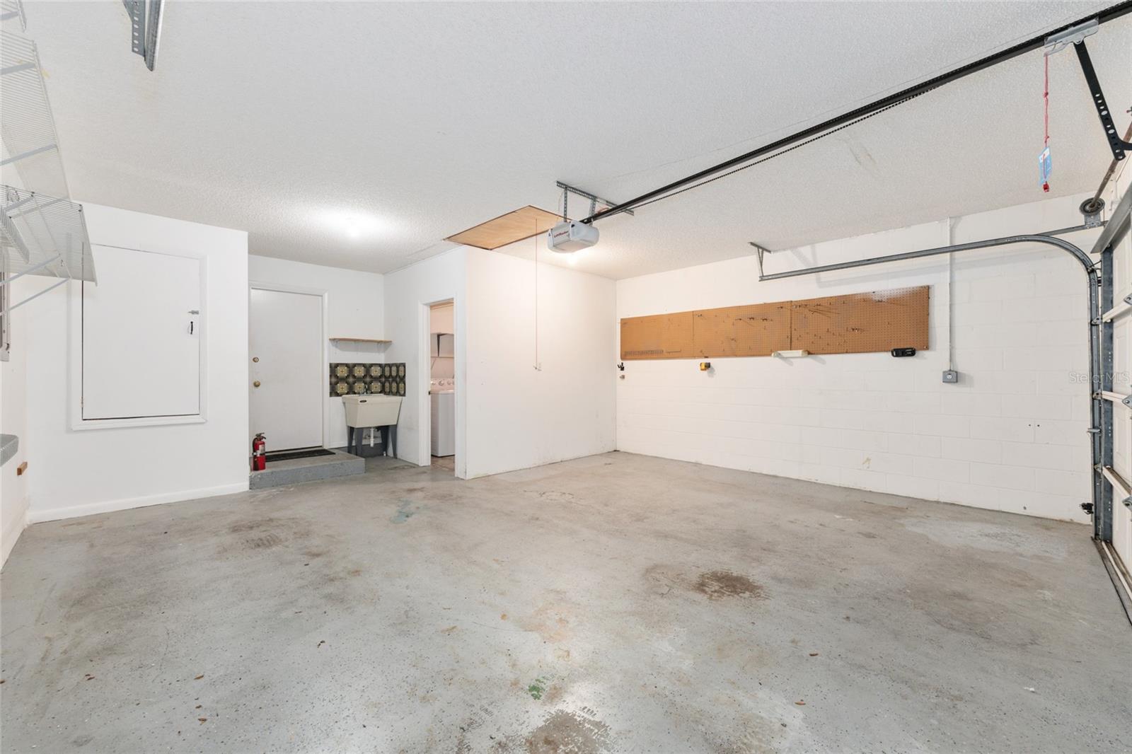 ON TOP OF THE WORLD - Residential