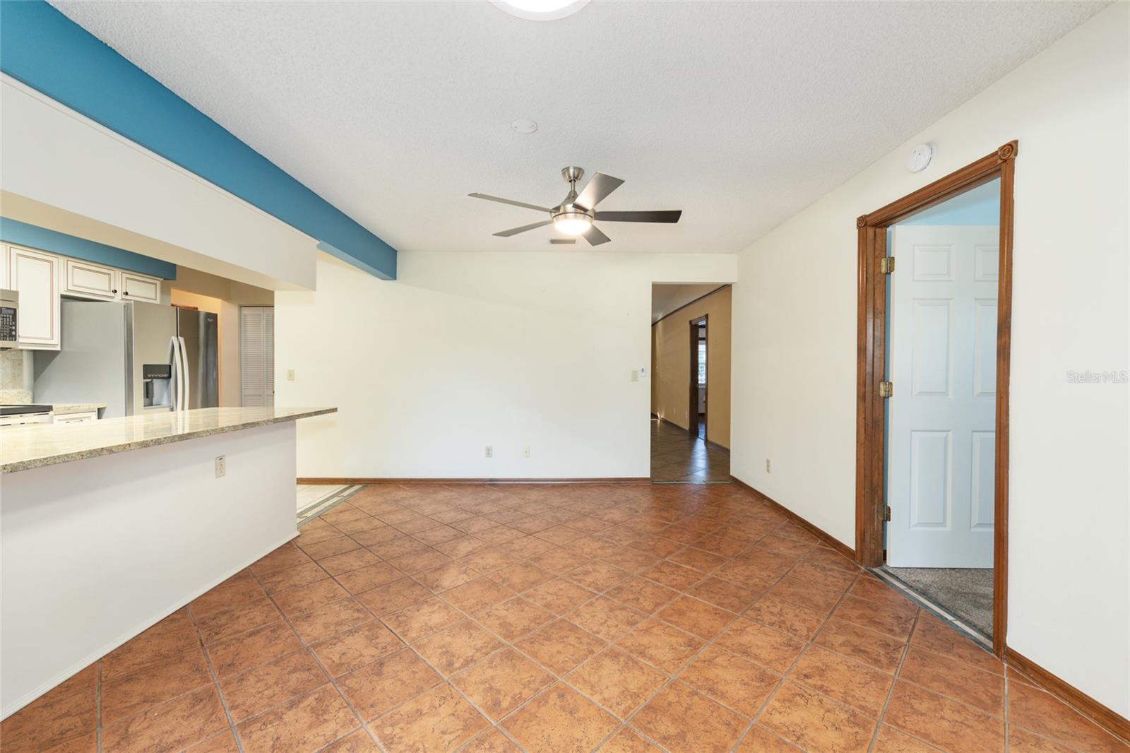 ON TOP OF THE WORLD - Residential