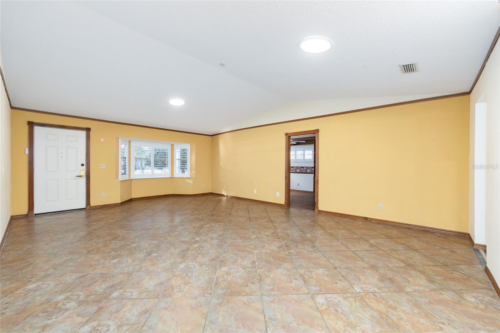 ON TOP OF THE WORLD - Residential