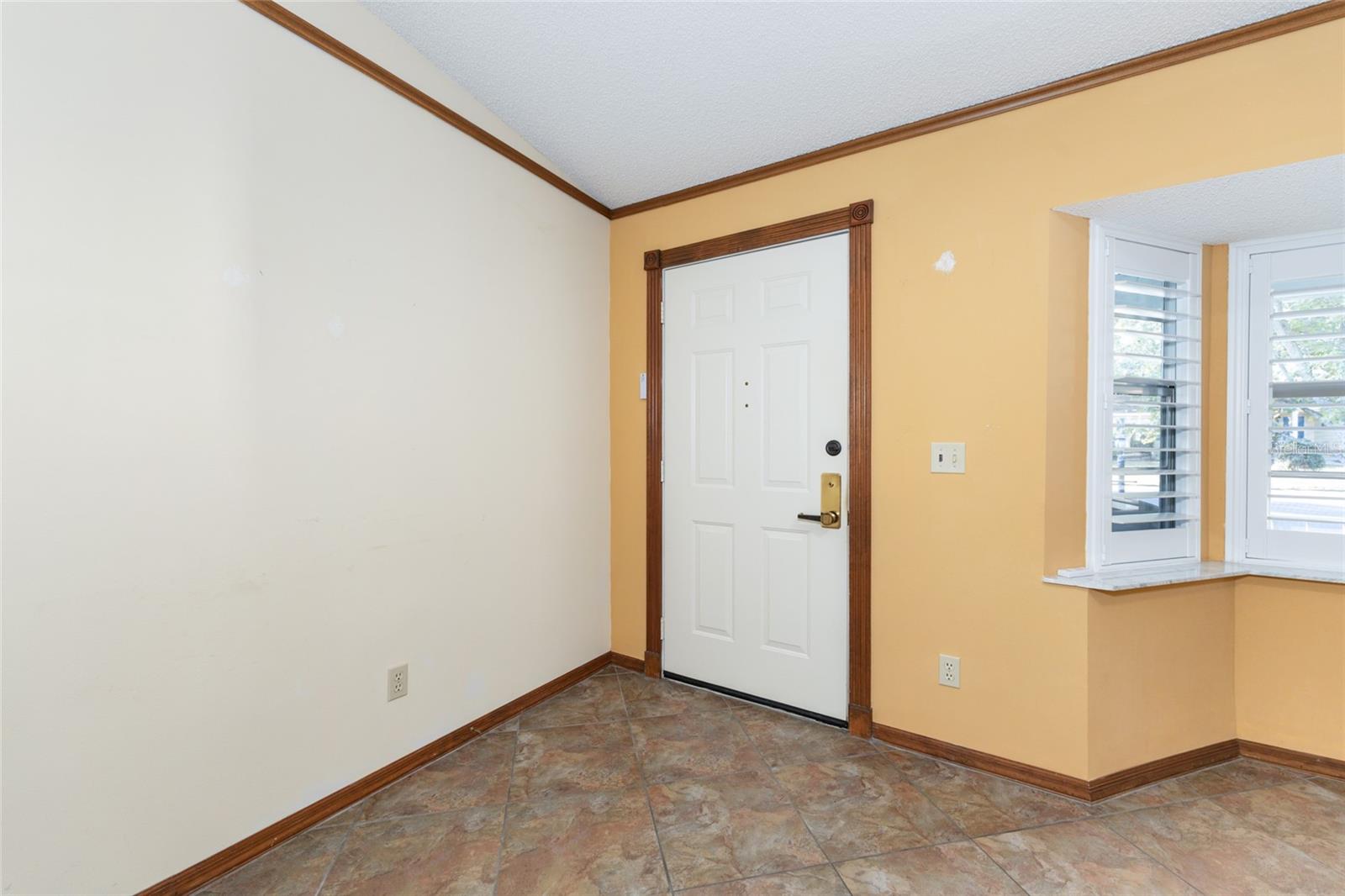 ON TOP OF THE WORLD - Residential