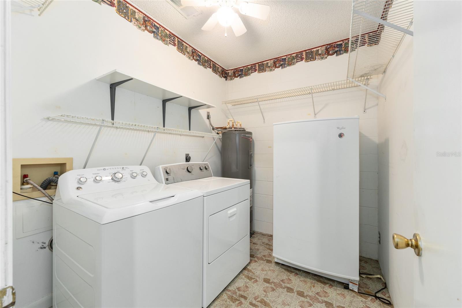 ON TOP OF THE WORLD - Residential