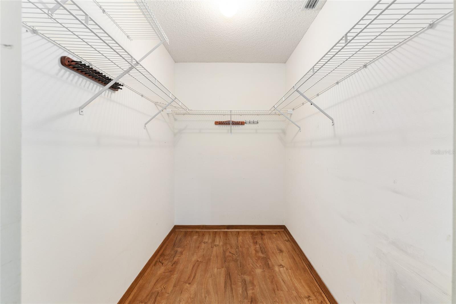 ON TOP OF THE WORLD - Residential