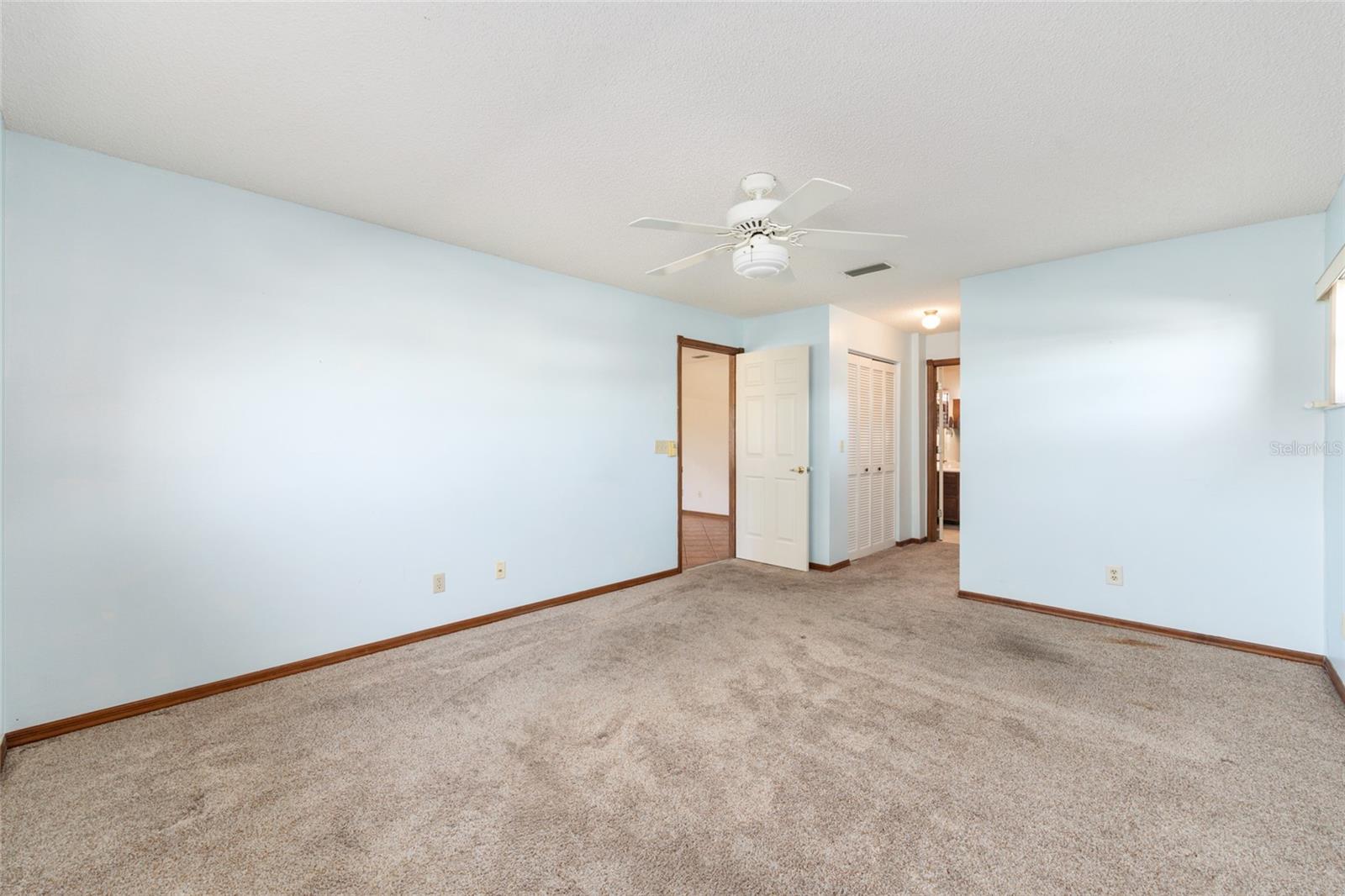 ON TOP OF THE WORLD - Residential