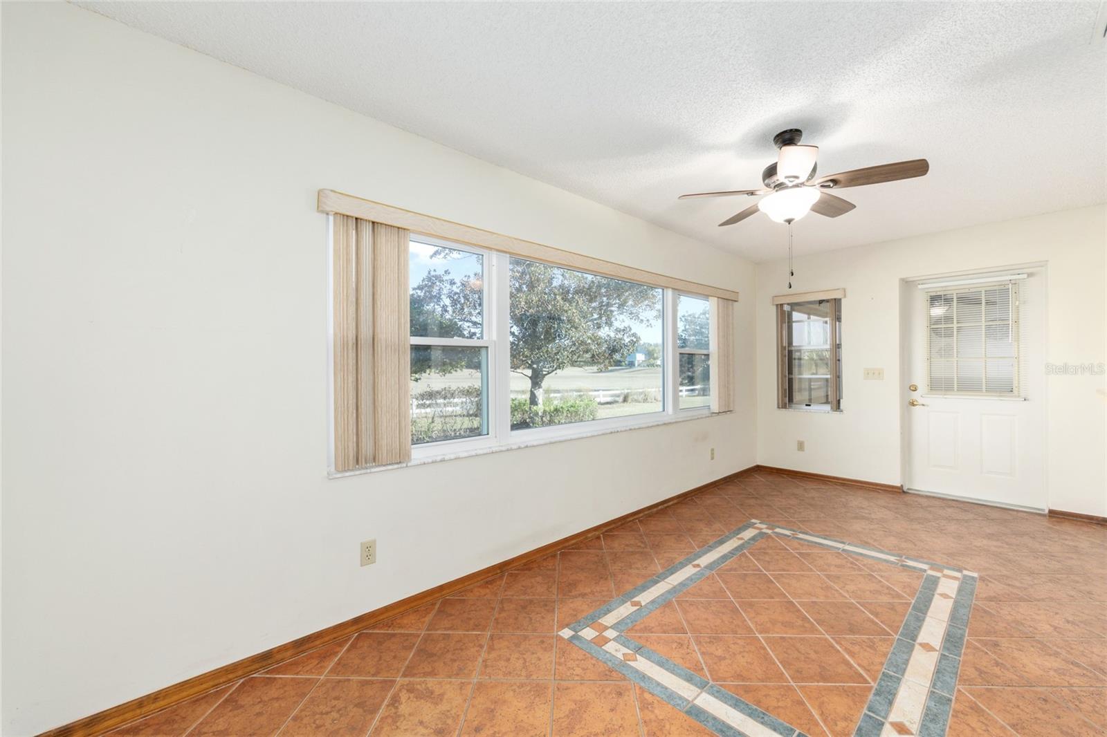 ON TOP OF THE WORLD - Residential