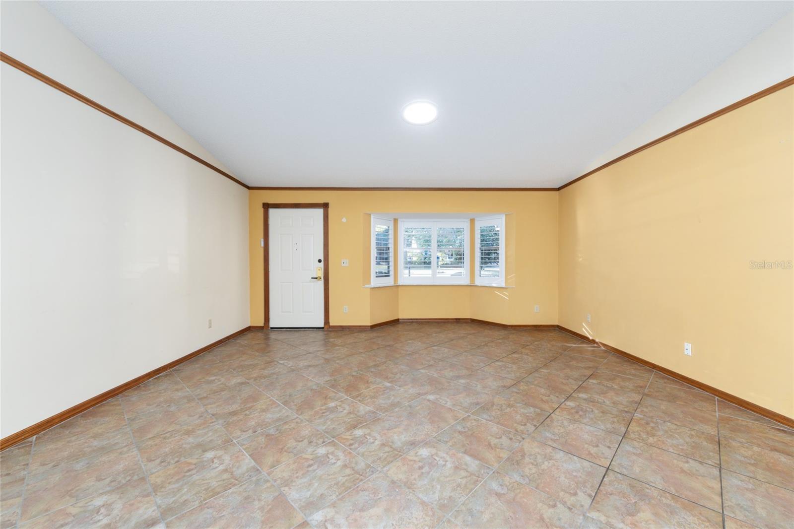 ON TOP OF THE WORLD - Residential