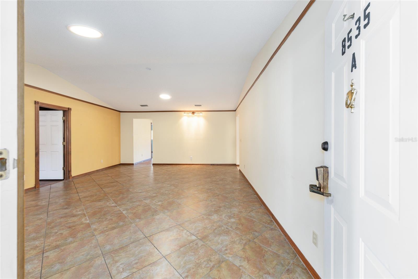 ON TOP OF THE WORLD - Residential