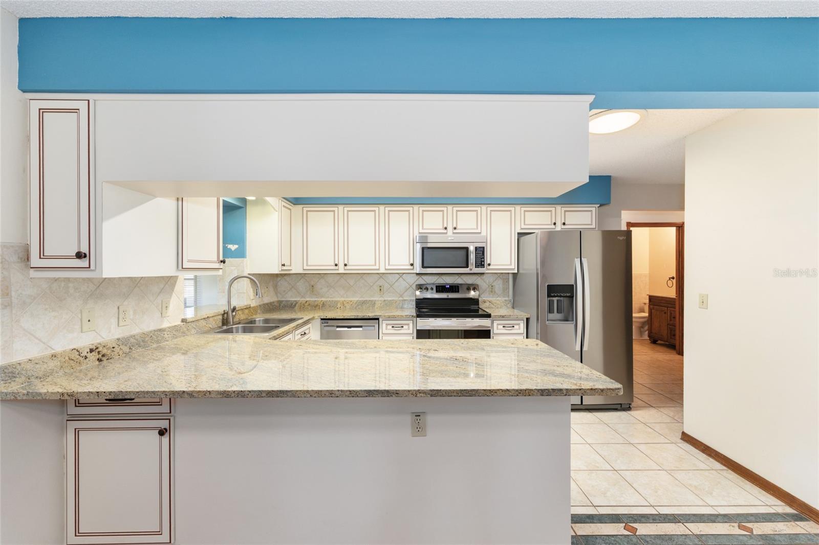 ON TOP OF THE WORLD - Residential