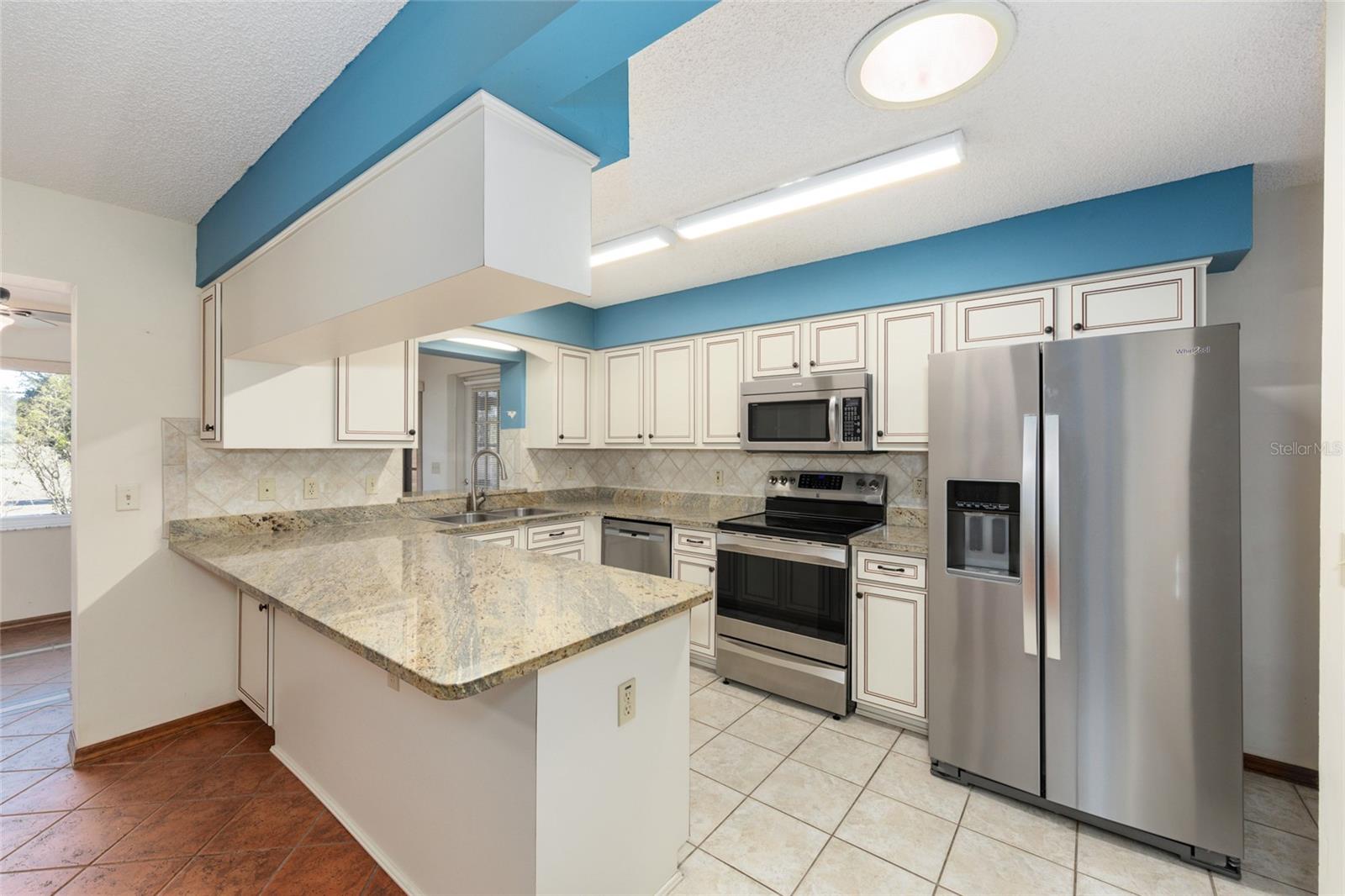 ON TOP OF THE WORLD - Residential